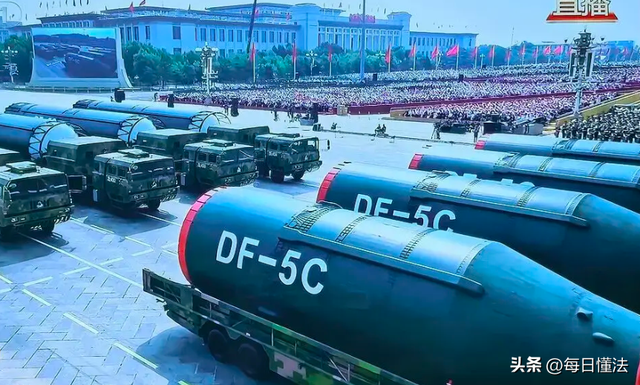 中美防长视频通话，中国一开口让美方沉默，甩出两条红线不许逾越