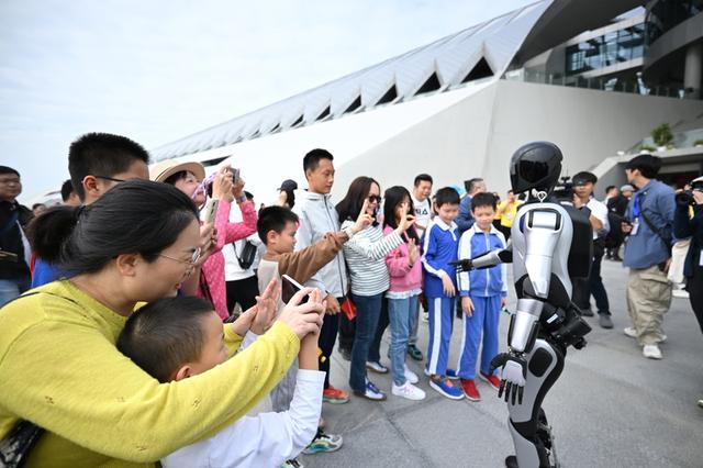 从“桥上过”到“岛上览” 深中通道“海上会客厅”开启文旅新境