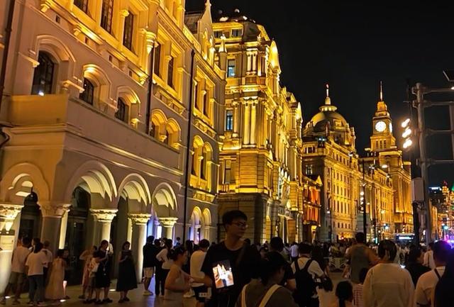 实拍上海滩夜景精华，每年吸引国内外无数游客打卡！