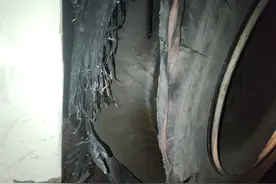 洛阳一旅游大巴高速爆胎不停车，旅行社：先好评再退费图片