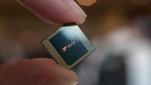 中国买光刻机不急着造芯片？美专家惊出冷汗：他们在下一盘大棋