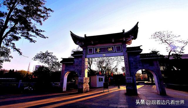 昆明蓝配翠湖银杏黄——藏着昆明最温柔的冬天