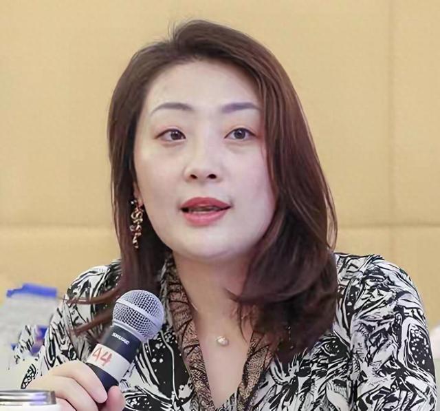 杜建英没想到，新掌门人是许思敏，他是宗馥莉一手提拔，能力超强
