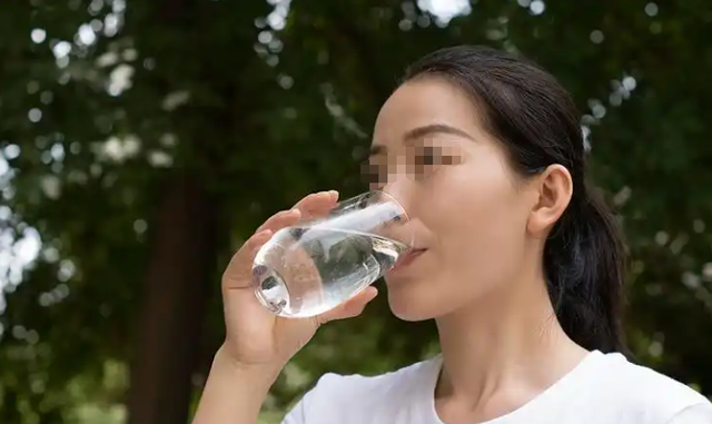 43岁女子因糖尿病走了，医生：吃二甲双胍，忽视了3个用药细节