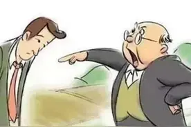 电工老崔拿了两卷胶布回家，被有心人举报，老板趁机罚了他500！图片