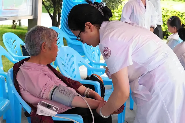 医生：老人若开始补充辅酶Q10，用不了多久，身体或出现5大变化