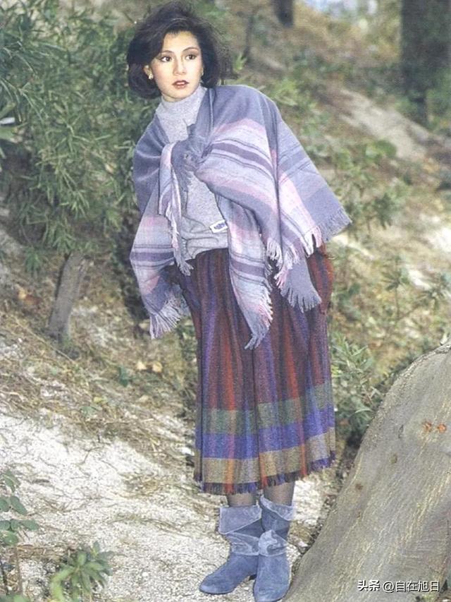 救命！翁美玲老照片惊到我了！80年代穿搭比现在网红高级10倍！