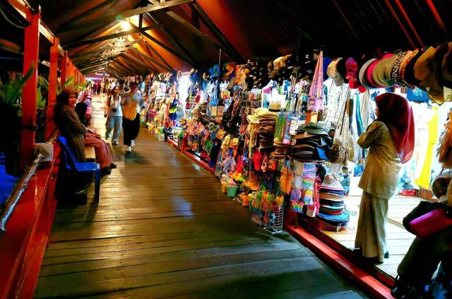 彩色旅图｜28小时飞到仙本那，仿佛又回国，到处中文标志中国话
