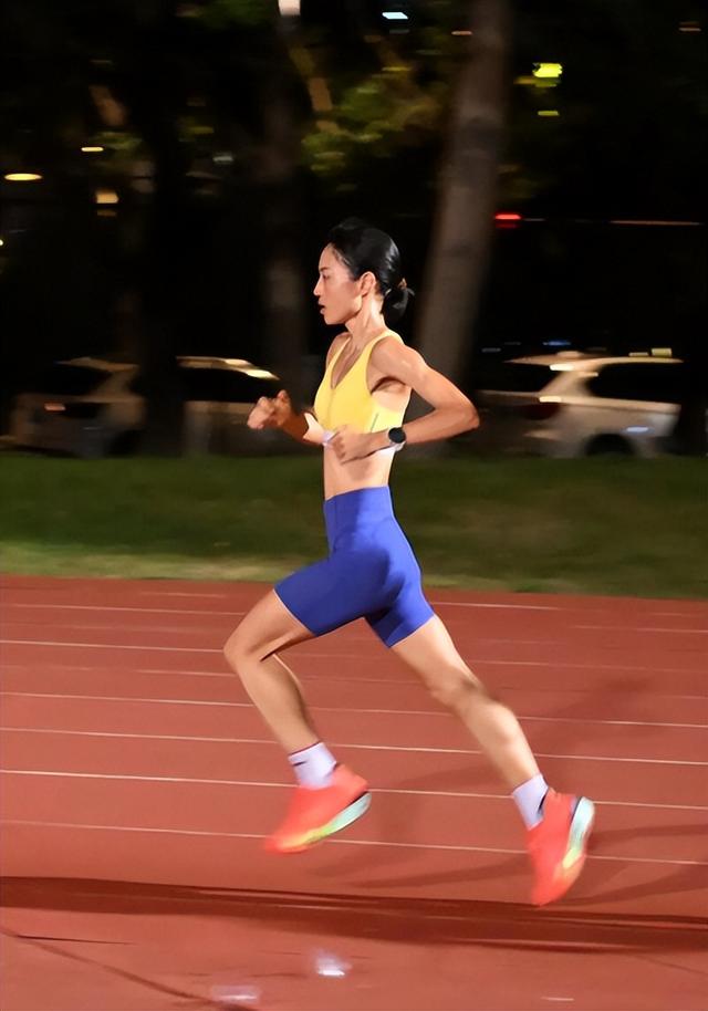 日本媒体公开锐评最快女护士离职风波，言辞犀利	，句句直戳她心窝