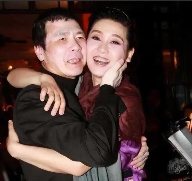 世上没有后悔药？离婚传闻真相大白后的徐帆	，已经走了另一条路