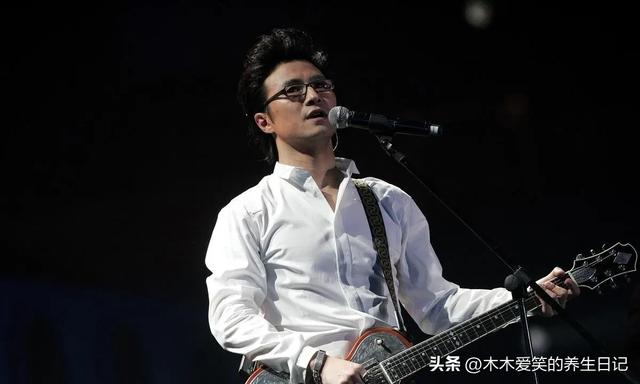 汪峰情史大盘点：旧爱们为何都在他走红后翻旧账？