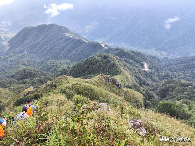 徒步信宜十二灶顶，遇暴雨被淋落汤鸡，却邂逅雨过天晴的美景