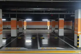 邻居借用车位2年，分文不给，如今我卖掉车位，反让我赔他钱图片