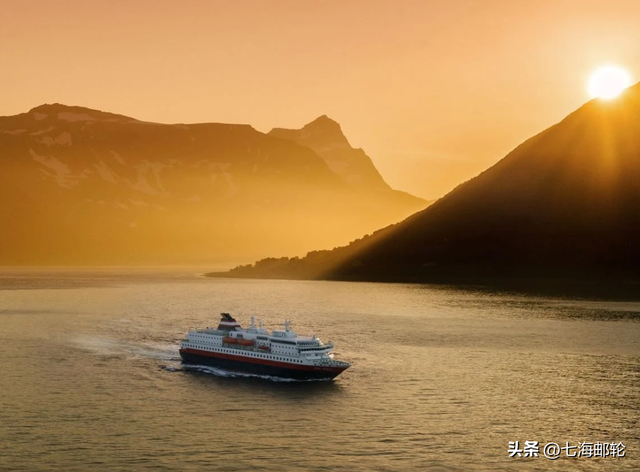 11日北欧追极光 穿越北极圈 圣诞老人村+破冰船+捕帝王蟹+极光邮轮