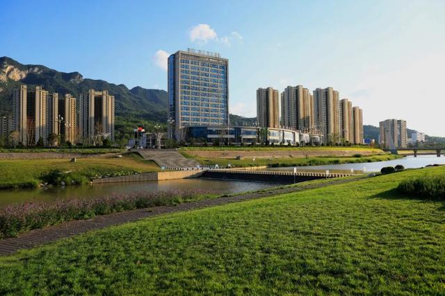 从荒滩到“打卡地”！成县青泥河湿地公园这波“蝶变”太惊艳~