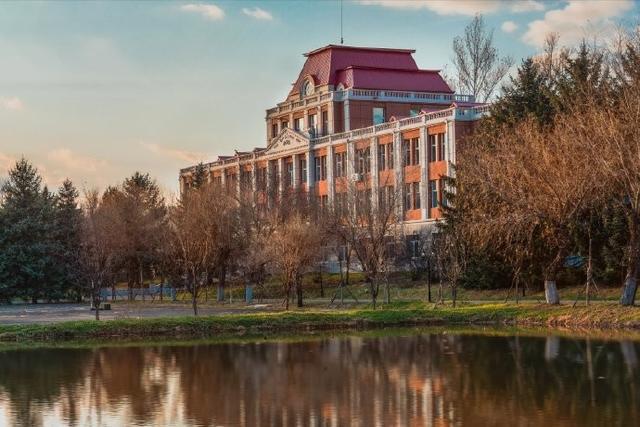 我国最大的大学：相当于70个北大，85个清华，还是211！