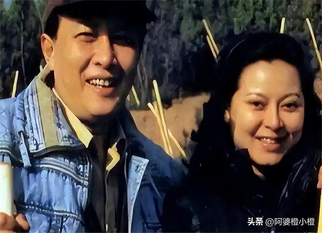 2025年内娱最大的笑话，就是唐国强都一把年纪了，还要四处奔波