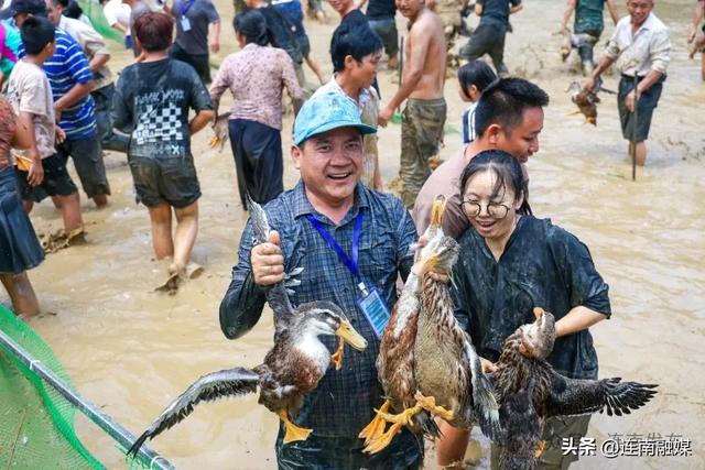 人人人人!连南这场狂欢盛宴嗨翻天🤩多图直击火爆现场丨跟着《瑶族舞曲》去旅行