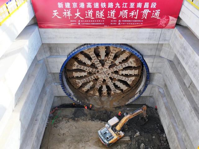 昌北机场免费停车攻略，昌北机场停车多少钱