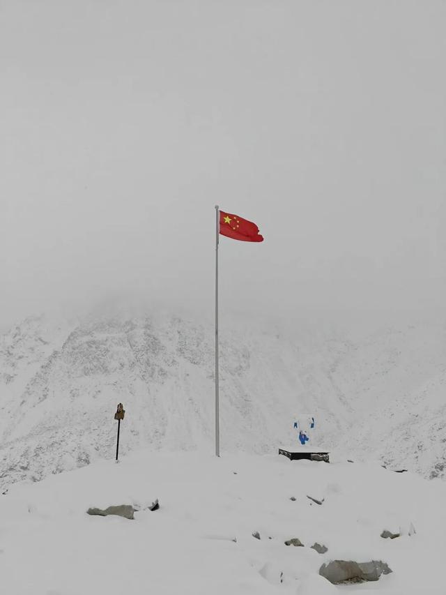 达古冰川下雪啦！雪域浪漫+烟火温柔，攻略请收好！