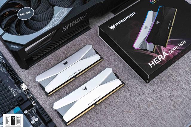 曲面玻璃的通透美学：乔思伯 TK-4 装机实录