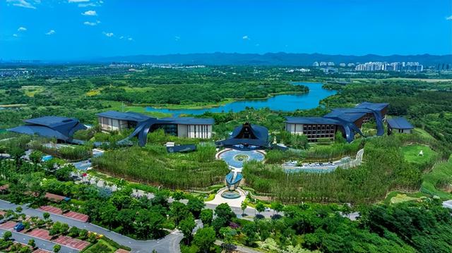 从一价全包到无界体验：超级度假村如何赋能城市文旅价值共生？