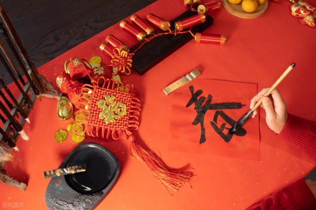 “百年难遇元旦春，千年难遇闰腊月”，闰腊月，要过两个年三十吗