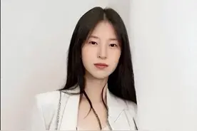 姜萍创造了奇迹！英雄不问出处，成功不问岁数图片