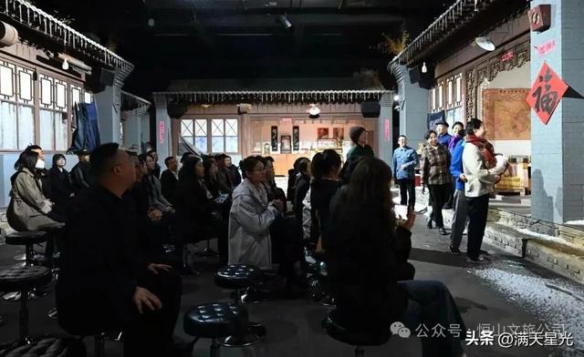 恒山文旅公司组织员工观看《剧说浑源・李家大院》