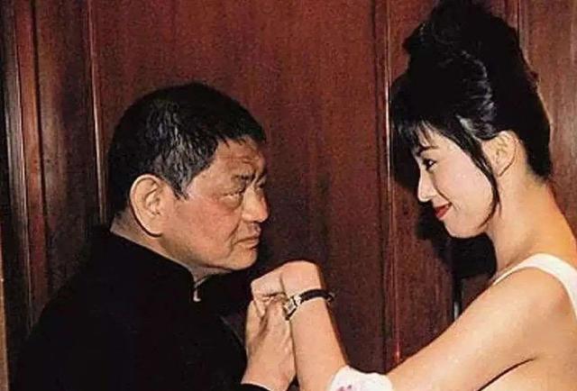 100多位情妇，包养费上亿元，9女同床却落得个凄凉下场、人财两空
