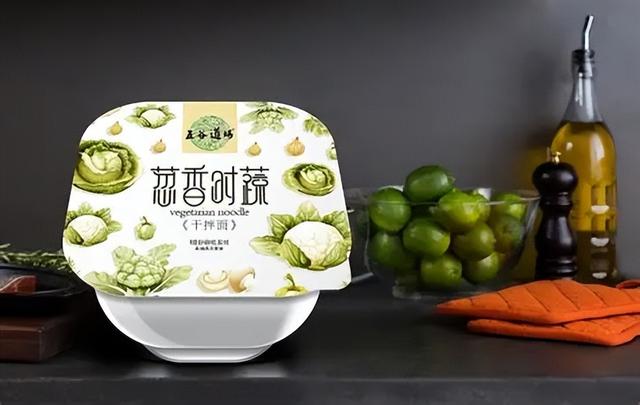 方便面巨头栽了！3年把公司从年销20亿干倒闭，凭野心搞垮自己