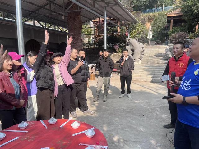 龙山管理处：徒步赏景护生态 文明实践暖龙山