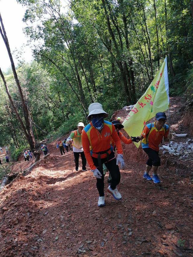 梅县区户外运动协会今在水彩时夏成立，梅州及会昌300名徒友参加