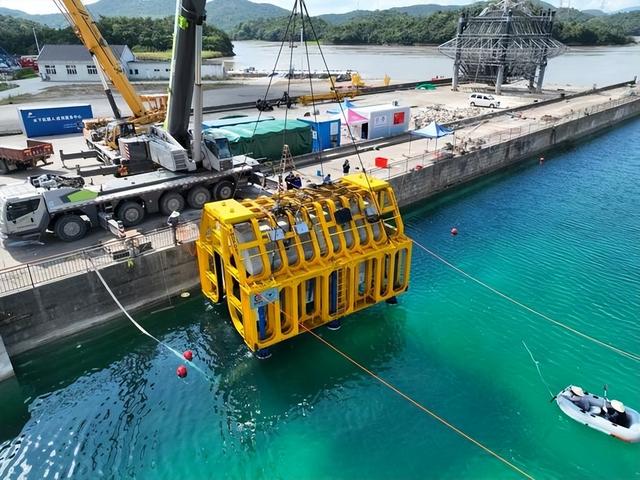 台最新武器曝光！5次海试无船锚，潜艇液压全失灵，500亿打水漂