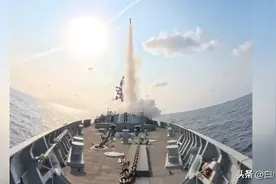 欺负巴铁没航母，印度舰队火力全开齐射实弹，巴军054A成终极王牌图片