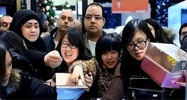 几乎全是假货！利润高达2400%，为何有些消费者前赴后继争相购买