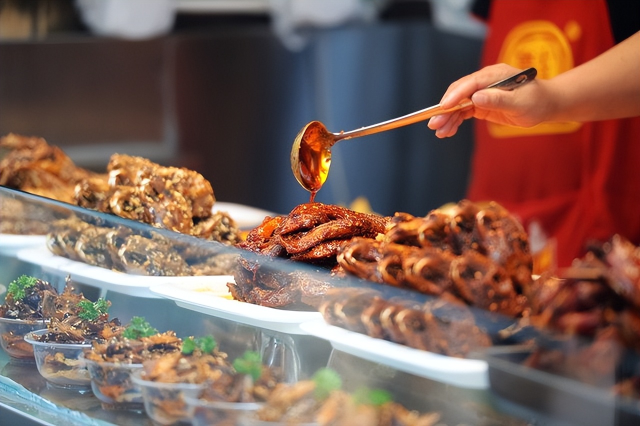 猪头肉营养价值_2025年猪头批发价格行情查询_医生推荐适量摄入猪头肉