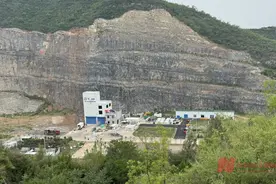 天兵科技巩义现场工作人员：正在寻找黑匣子、收集火箭残骸图片