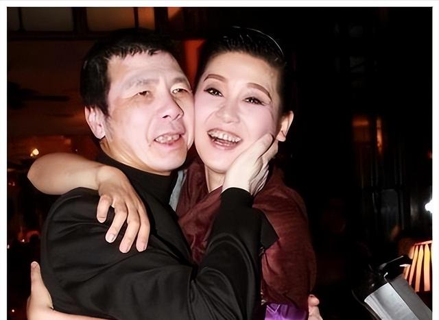 徐帆回应离婚5个月，冯小刚近况曝光	，他的“小心思”再藏不住了