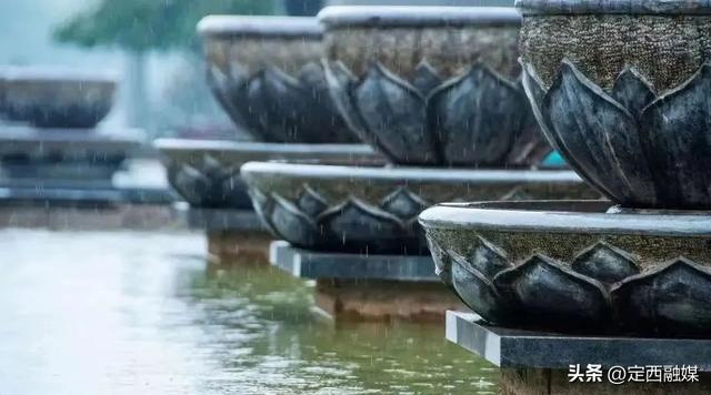 雨润临洮，秋光满故城