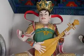 寺庙供奉的四大天王，手中各持琵琶、宝剑、龙、伞，到底代表什么图片