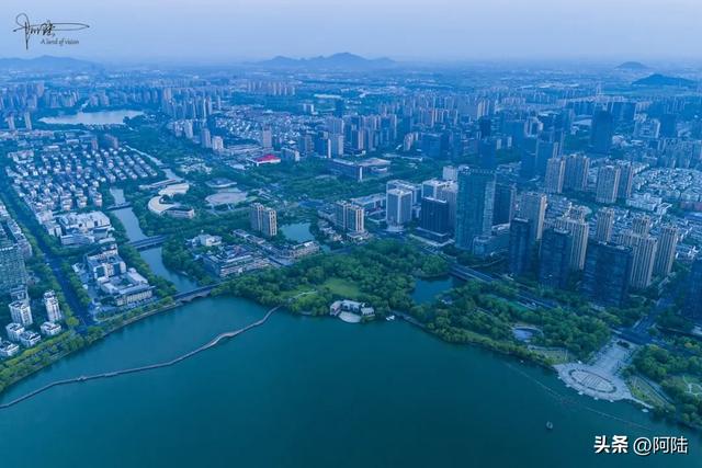 瓜渚湖畔优雅恬静、风光秀美，不知不觉间竟成了绍兴最宜居的地方
