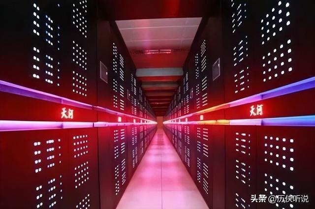 美国试图封锁超算芯片，中国花8个月打破技术封锁，逆袭全球第一