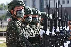 解放军舰机封锁台湾，赖清德动员300万民兵，却暗中找好逃跑路线图片