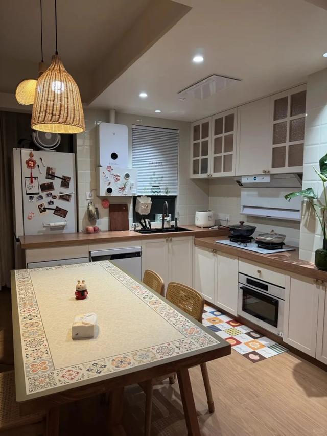 “长餐桌”已经退出中国家庭，建议学广东人的做法，很多人在效仿