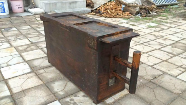 80年代的老物件，都认识的不多了，尤其是最后一个