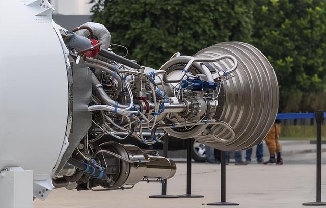 绝不向中国低头！宁愿裁员9000破产	，也不接受中国的帮助