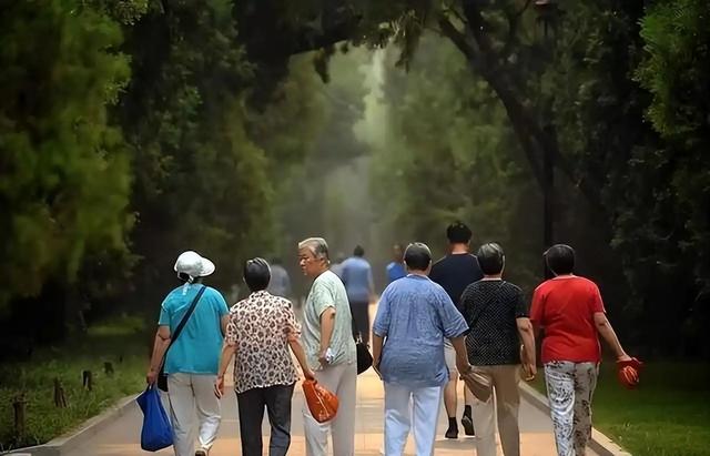 中国将迎来人口死亡高峰？22年去世1041万人，23年1110万，去年呢