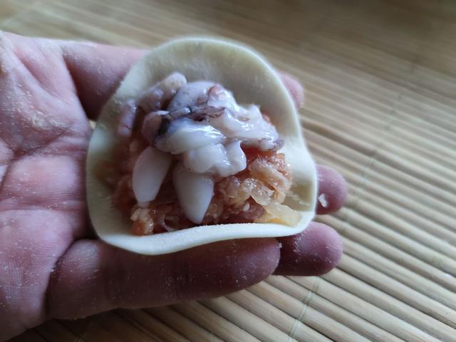 立冬吃饺子，建议大家：少吃白菜芹菜，多吃4样，应季营养补嘴空