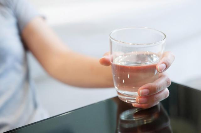 医生提醒：酒精的“克星”找到了？酒后吃一点，可加速酒精分解
